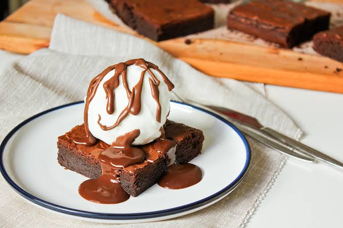 Brownie Dondurmalı
